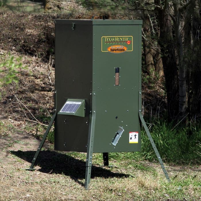 Texas Hunter DF300AL Fish Feeder 175 lb. fish feed 300 lb. corn capacity with adjustable legs - main view