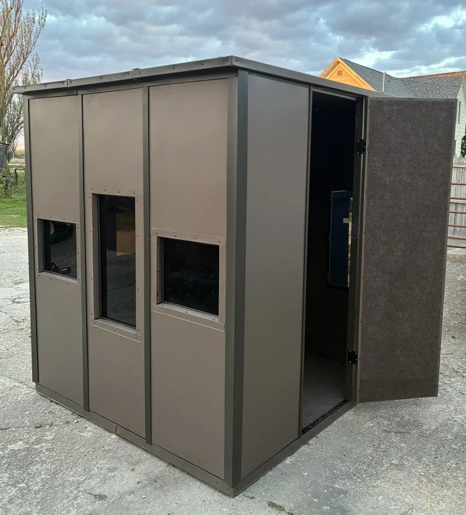 Beaver Blinds Pro 6x6 hunting blind with open door, tinted windows, and insulated aluminum exterior