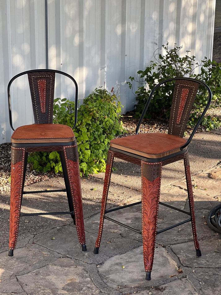 Alamo Saddlery 30-inch Chocolate Paisley Gator swivel bar stool pair with tall back in black - front view