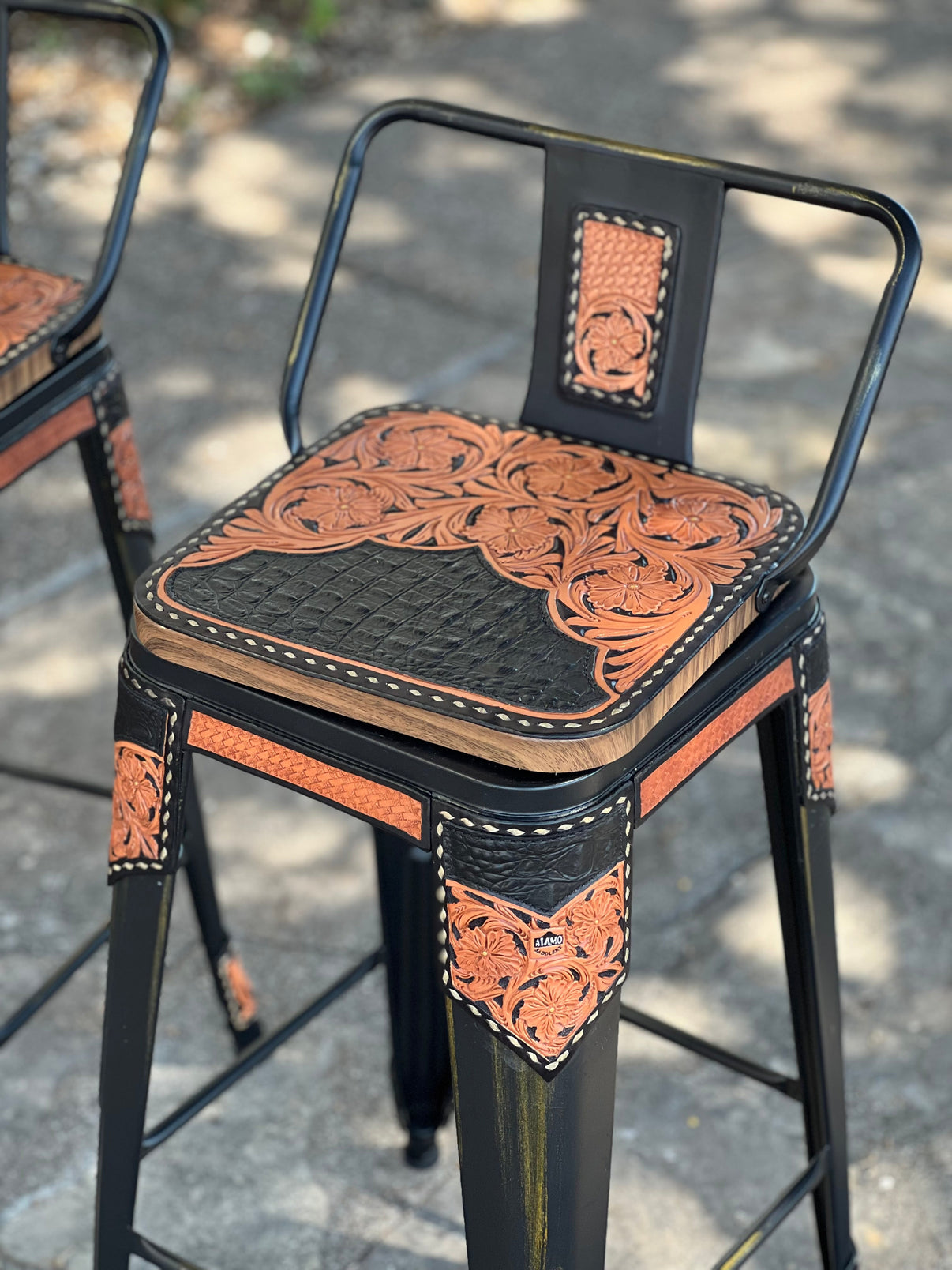 Alamo Saddlery Black Gator Short Back Swivel Bar Stools - full set view